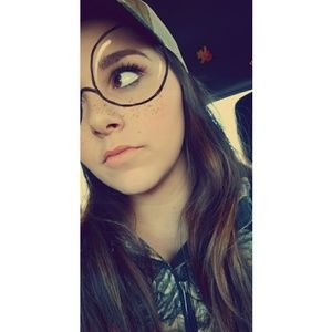 Meet your Posher, Brooke